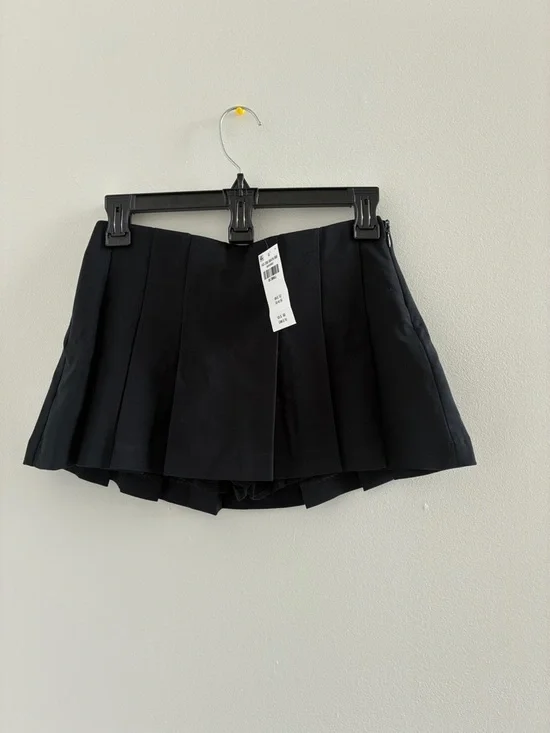 Abercrombie & Fitch Black Pleated Mini Skort - Picture 1 of 5